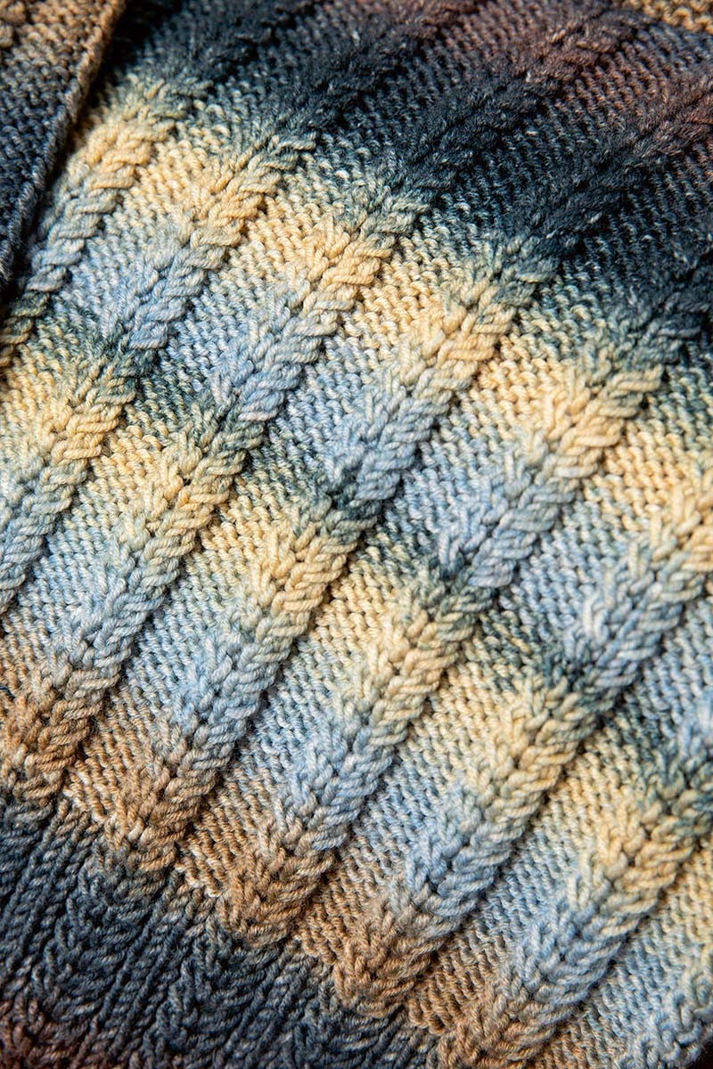 Gilet enfant à torsades - fil Merino 120 dégradé - Modèle 3 PUNTO 53 - détail point