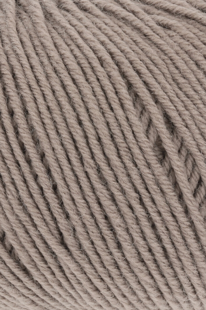 Premium Merino 150 Wool Blend for Ultimate Comfort and Style