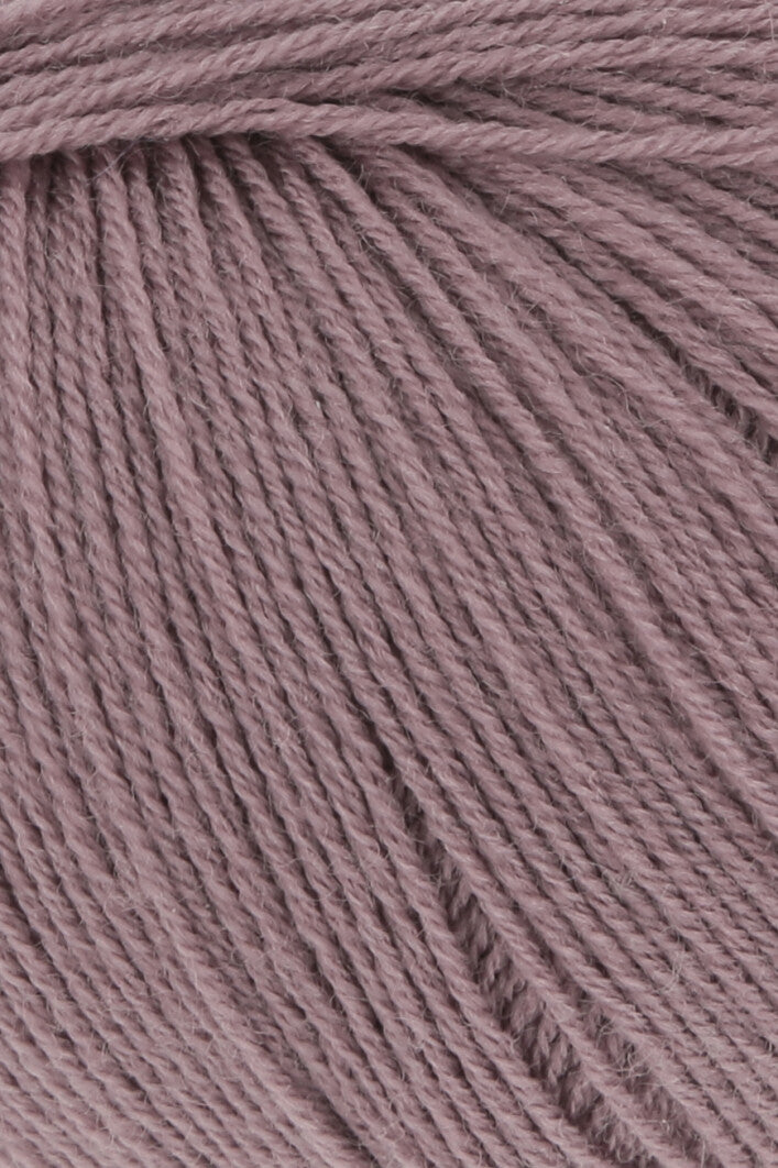 Exquisite 100% Merino Wool - Merino 400 Lace Yarn Ball