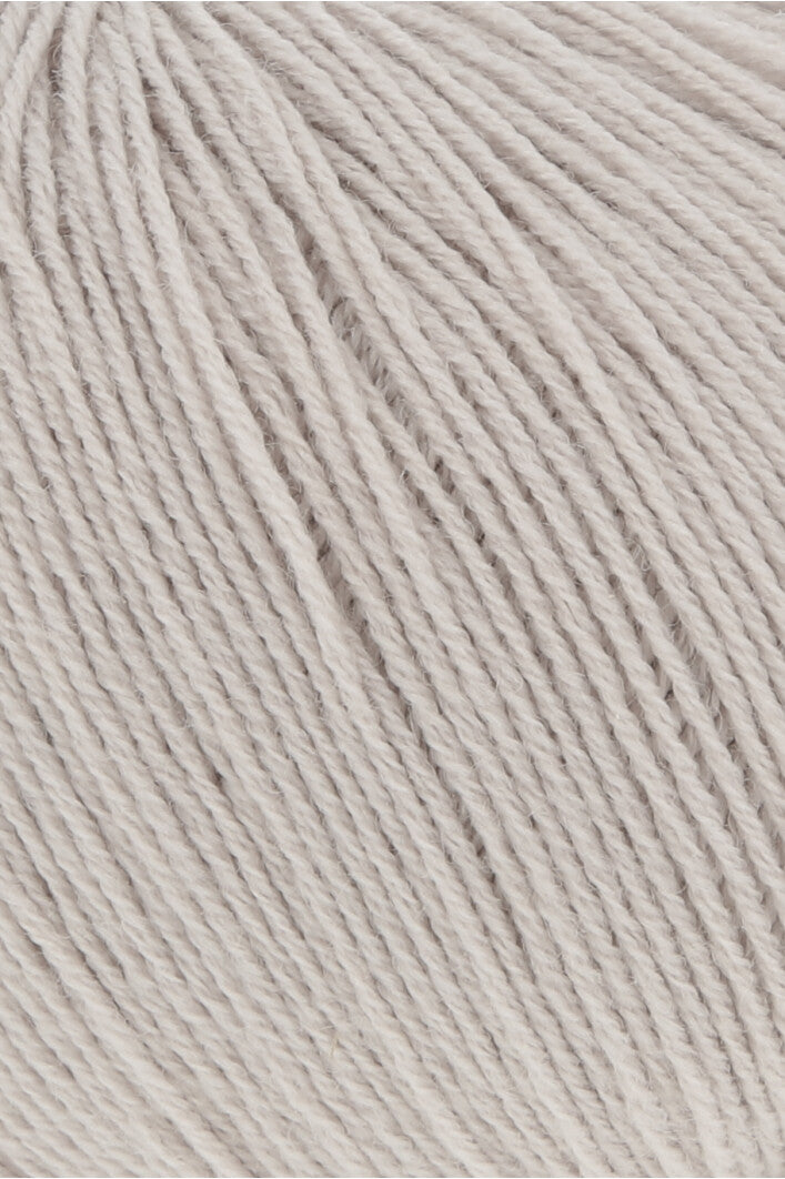 Exquisite 100% Merino Wool - Merino 400 Lace Yarn Ball